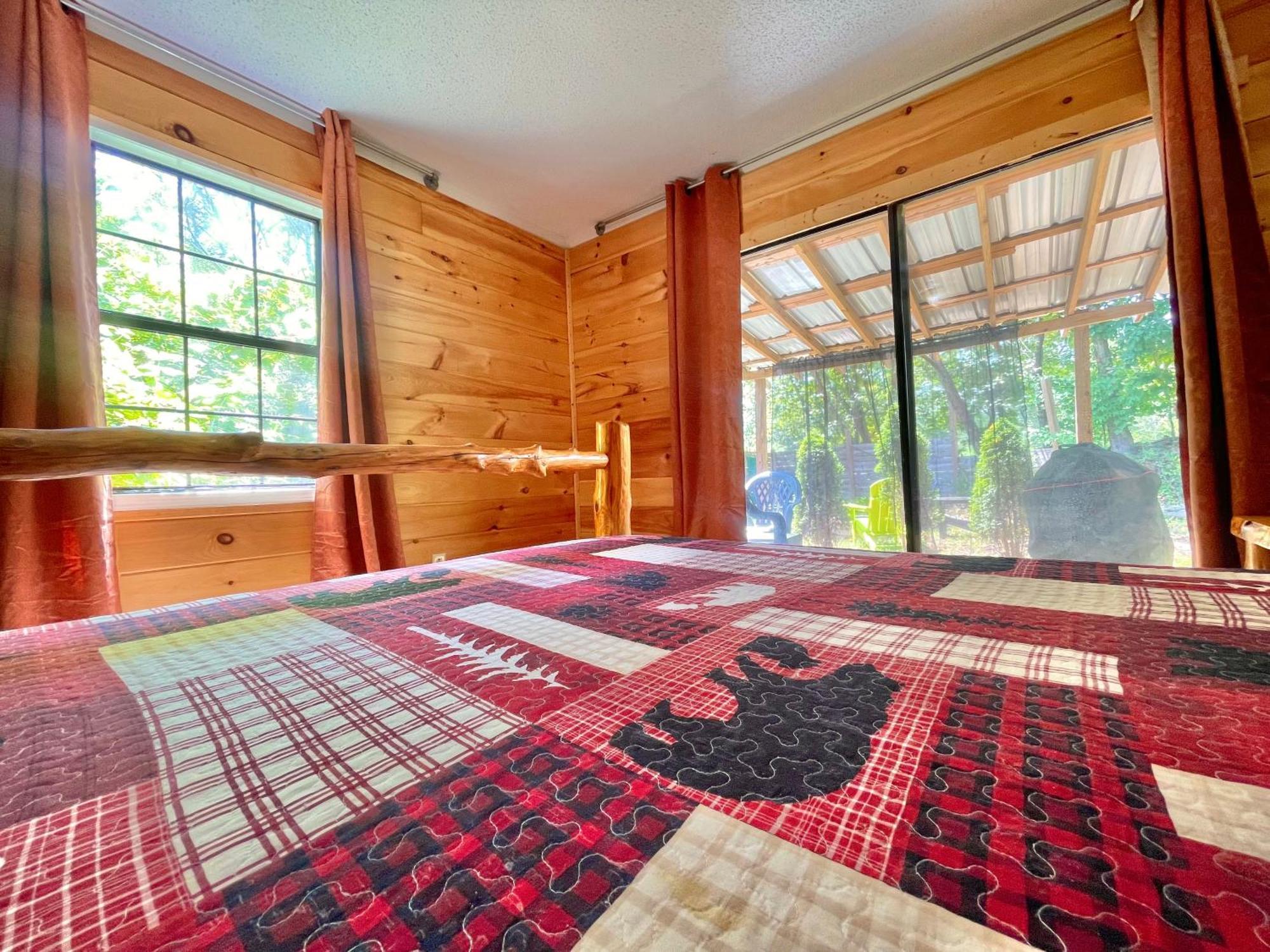 Holiday home Wild Reindeer 5min From Parkway Hottub Firepit *