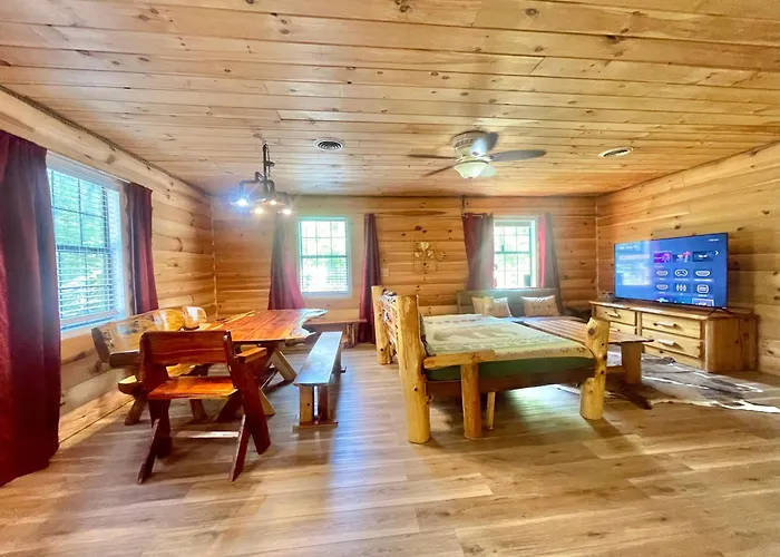 Wild Reindeer *New Cabin 5min From Parkway*HOTTUB